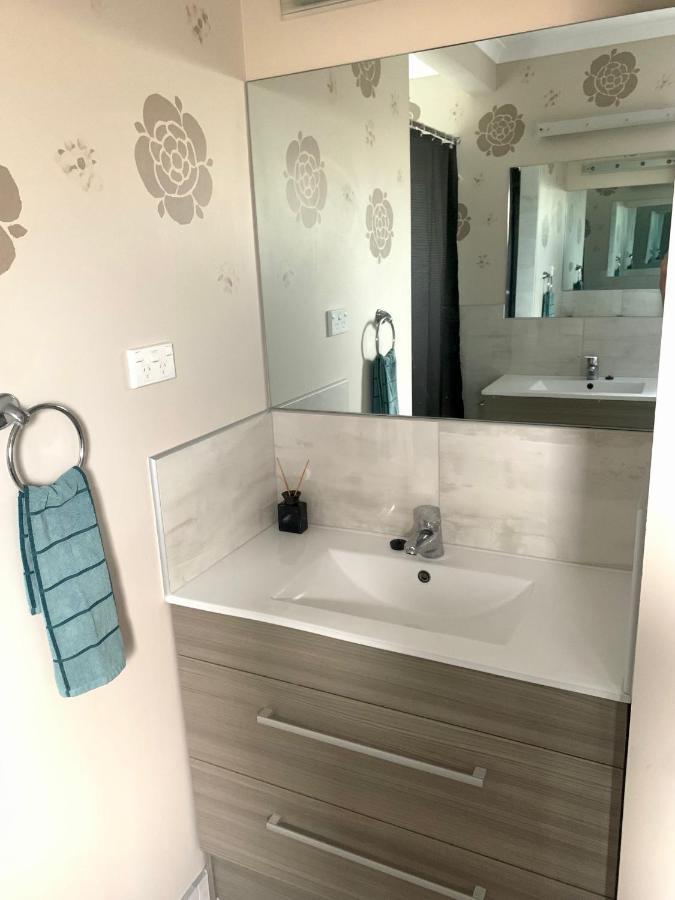 Kg Ensuite Palmerston North Exterior photo